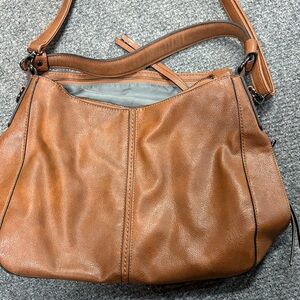 Elegant Tan Leather Shoulder Bag